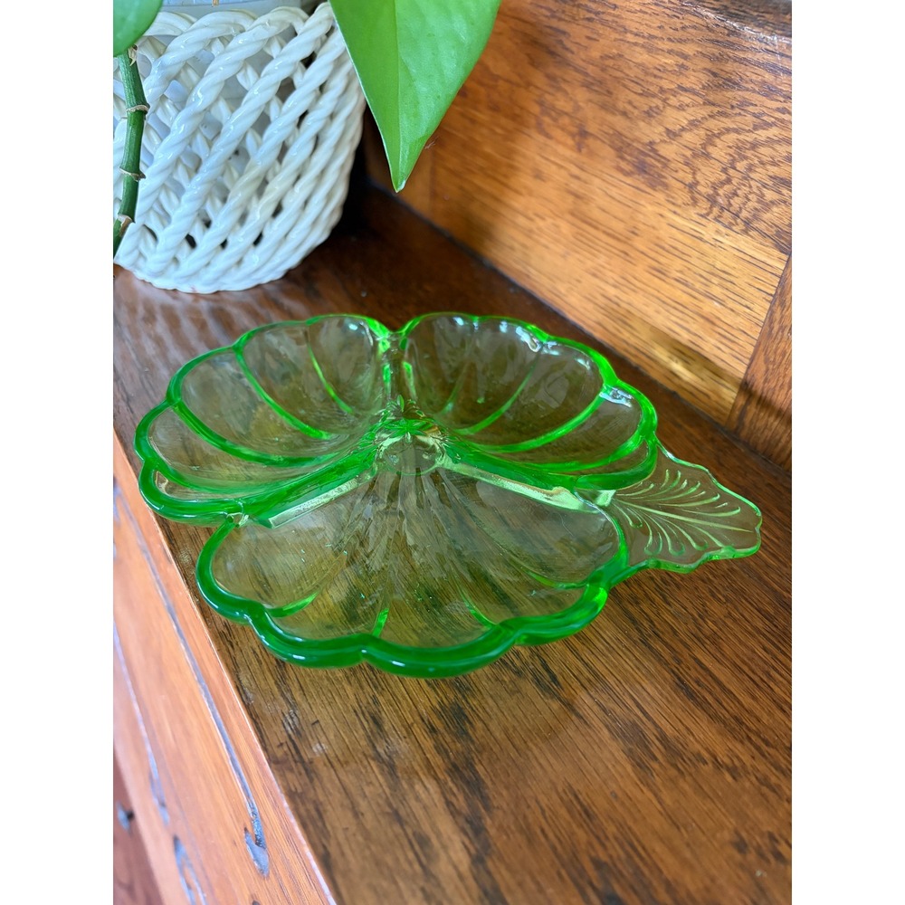 Vintage Green Uranium Glass Candy Dish Clover Petal 3 Part Divided Trinket Tray